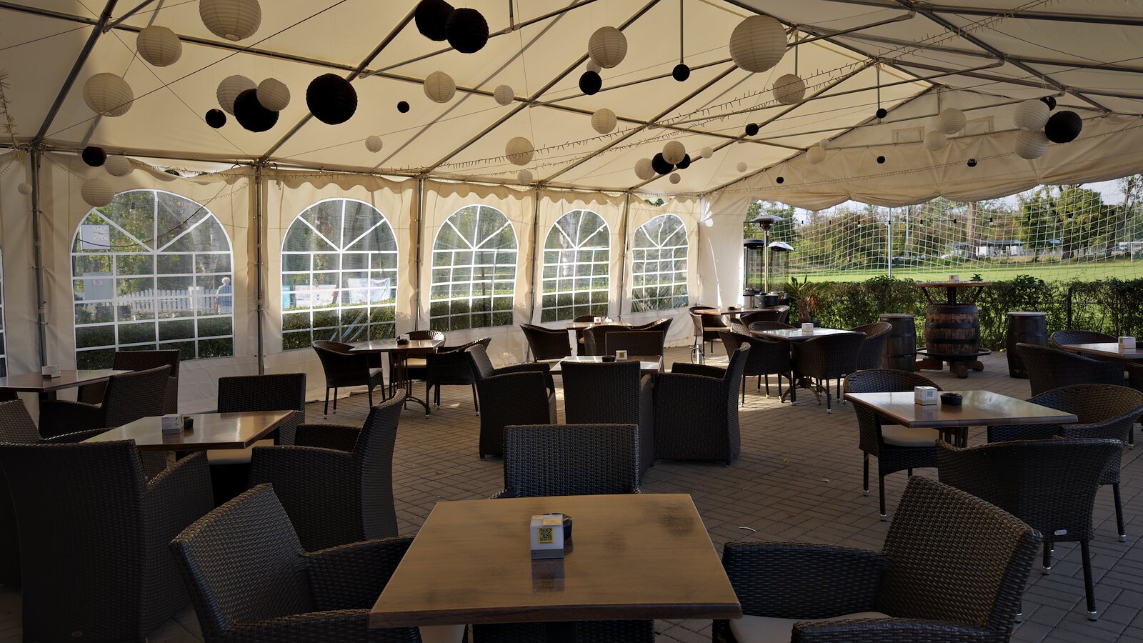 Terrasse der Flying Dragon Bar